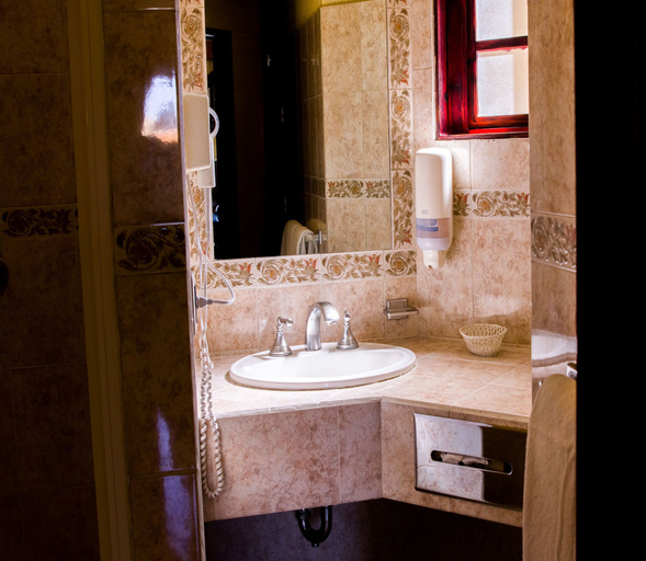 Bathroom 4, SUITES BELLO XOCHIMILCO by GiBel, Del Centro