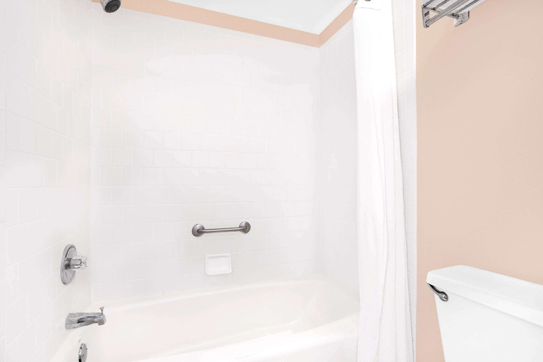 Bathroom 4, Super 8 by Wyndham Eufaula, Barbour