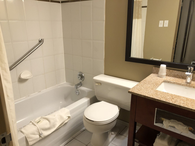Bathroom 4, Days Inn by Wyndham Terrace, Kitimat-Stikine