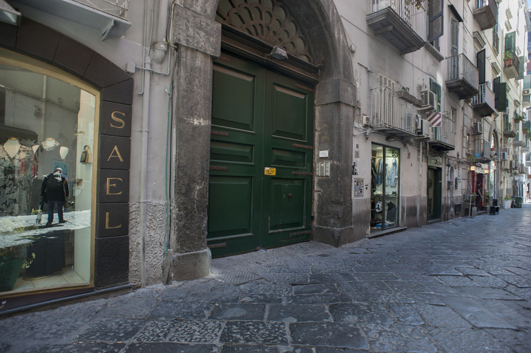 Exterior & Views 2, Belledonne Suite & Gallery, Napoli