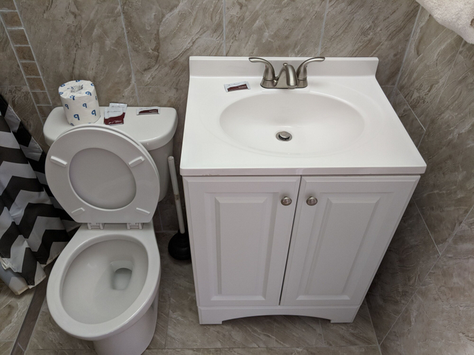Bathroom 4, Belle-Aire Motel, Gila