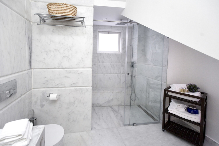 Bathroom 4, Molcho Neve Tzedek