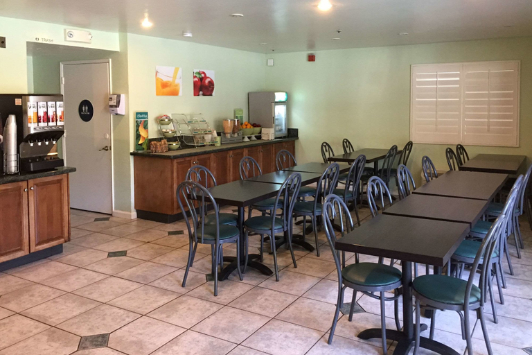Food & Drinks 5, Comfort Inn Encinitas Near Legoland, San Diego