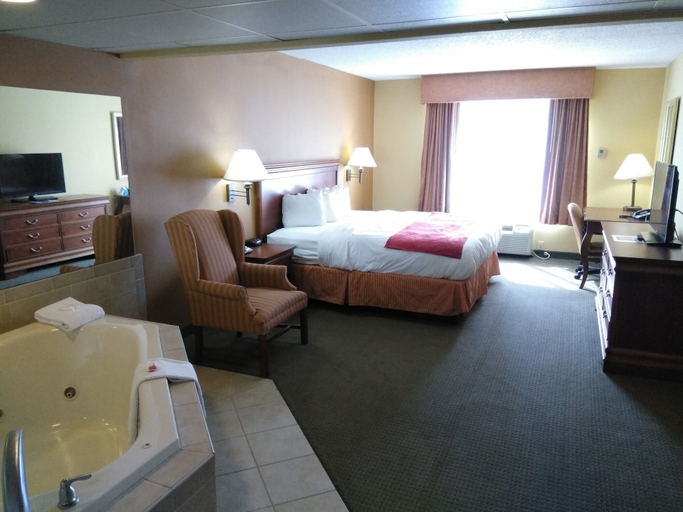 Bedroom 3, Baymont by Wyndham Clinton, Anderson
