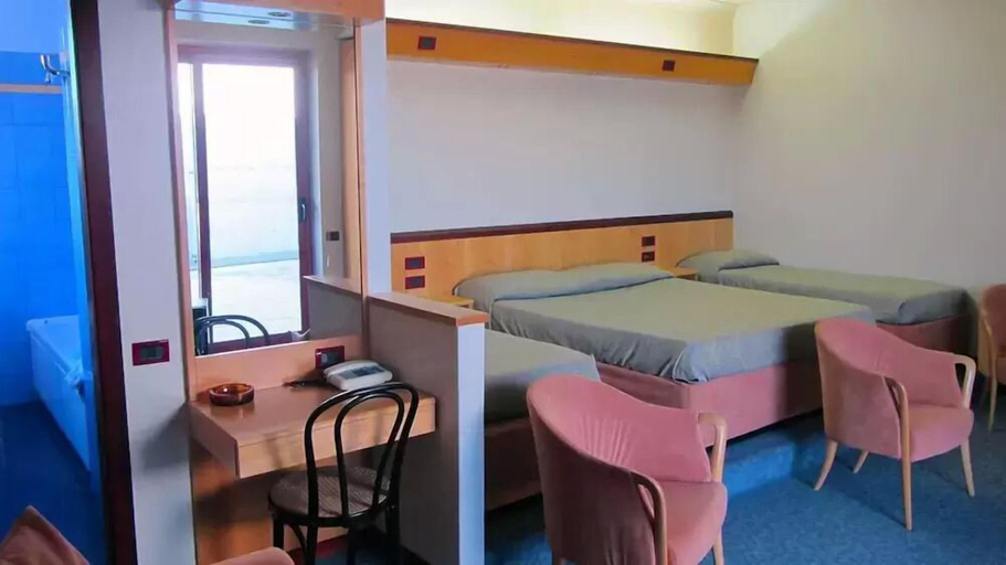 Others 5, Hotel Fiorella, Ancona