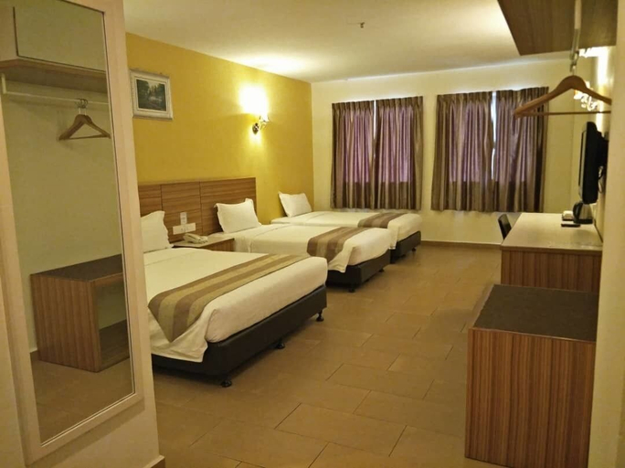Bedroom 3, Grand Court Hotel, Hilir Perak