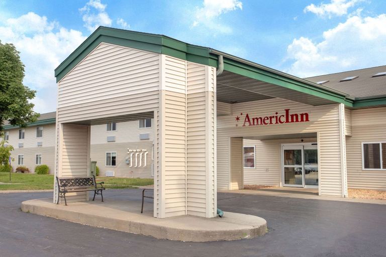 Exterior & Views 2, AmericInn by Wyndham Boscobel, Grant