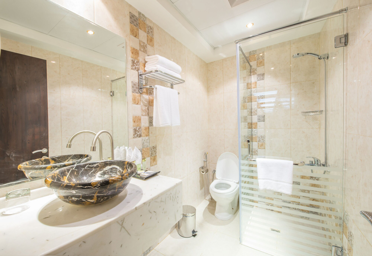 Bathroom 5, Royal Tulip Hotel, Dubai, Dubai