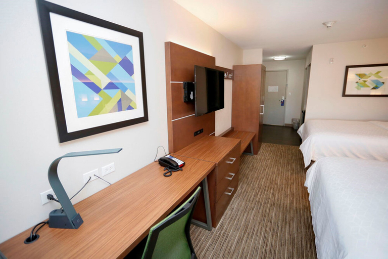 Bedroom 3, Holiday Inn Express & Suites CARLSBAD by IHG, Eddy