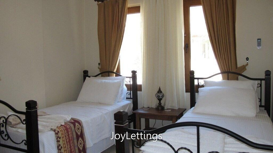 Room 4, Villa FT17 by JoyLettings, Fethiye