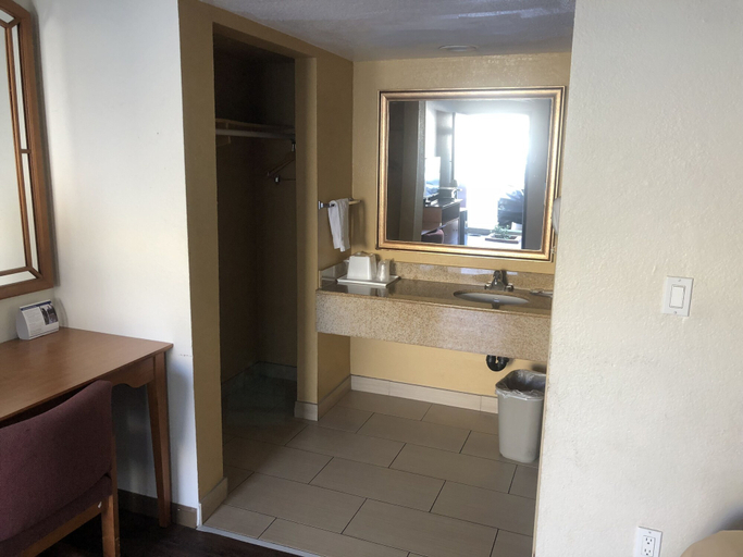 Bathroom 4, Northgate Motel, San Diego