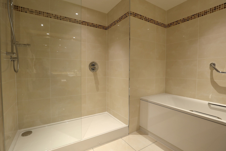 Bathroom 5, Macdonald Forest Hills Hotel & Spa, Stirling