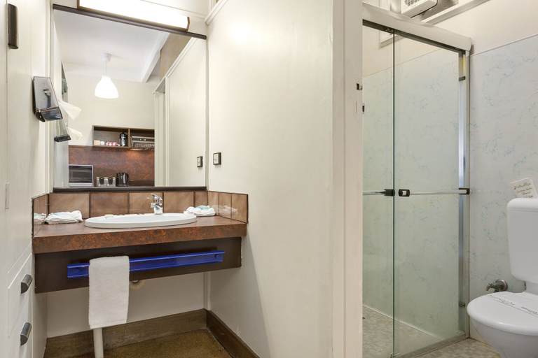 Bathroom 4, Village Family Motor Inn, Launceston - Pt B