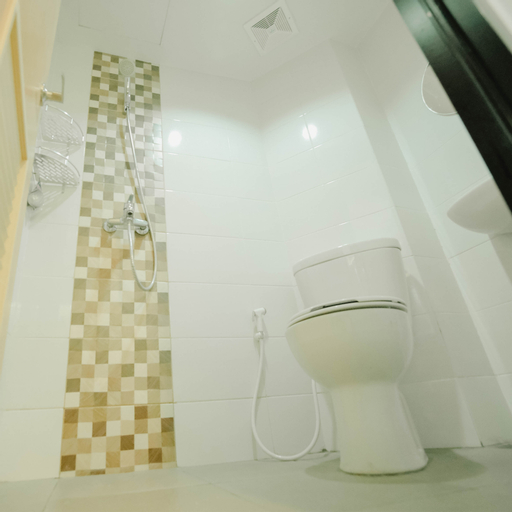 Bedroom 5, The Alton Apartemen Semarang by Sirooms, Semarang