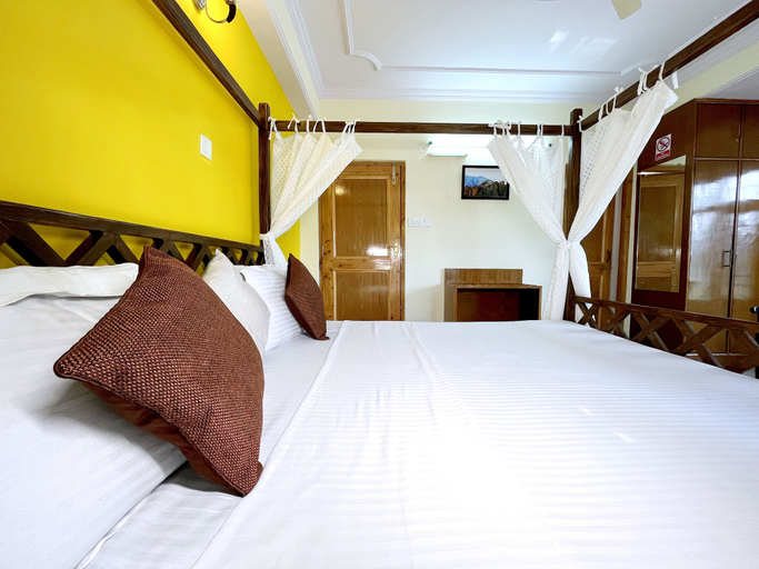 Bedroom 2, Hill Songey by Dumnu Homes, Shimla