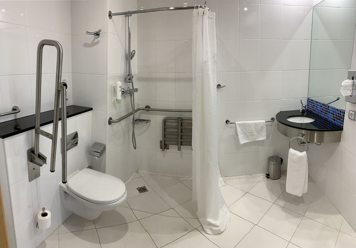 Bathroom 4, Holiday Inn Express VITORIA by IHG, Álava
