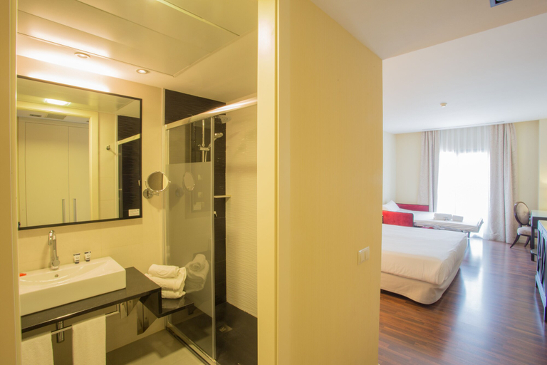 Bathroom 5, Hotel 525, Murcia