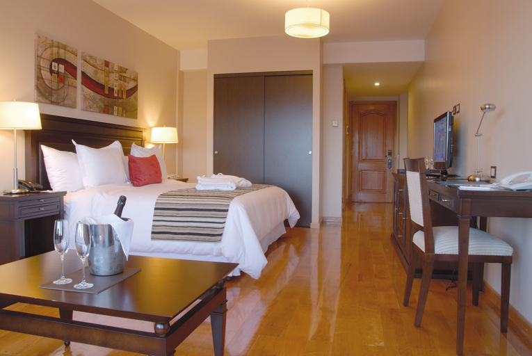Bedroom 3, Alma del Lago Suites & Spa, Bariloche