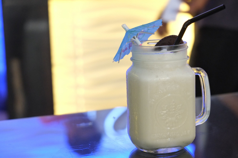 Food & Drinks 7