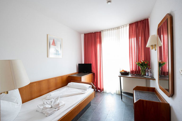 Bedroom 2, Hotel Astoria am Urachplatz, Stuttgart