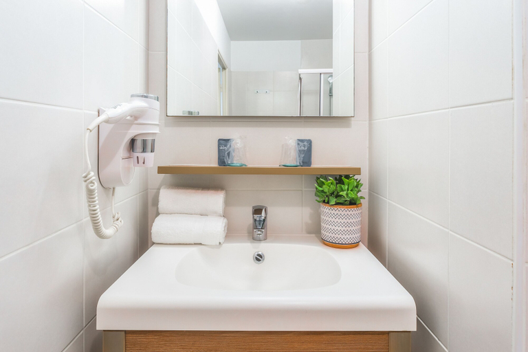 Bathroom 4, Appart'City Confort Amiens Gare, Somme