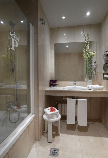 Bathroom 5, Parador De Cordoba, Córdoba
