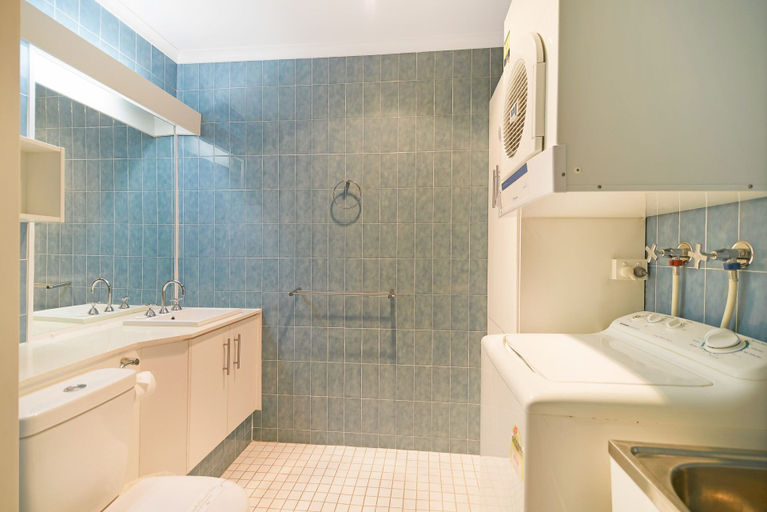 Bathroom 4, Kari 3 - 3/7 Peregian Esplanade, Noosa - Sunshine-Peregian
