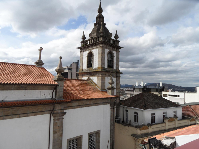 Exterior & Views 24