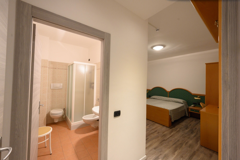 Bedroom 2, Hotel san Leonardo, Trento