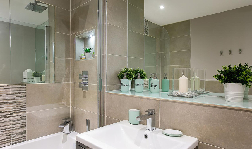 Bathroom 4, Green Diamond by Creatick Apartments, Brighton and Hove