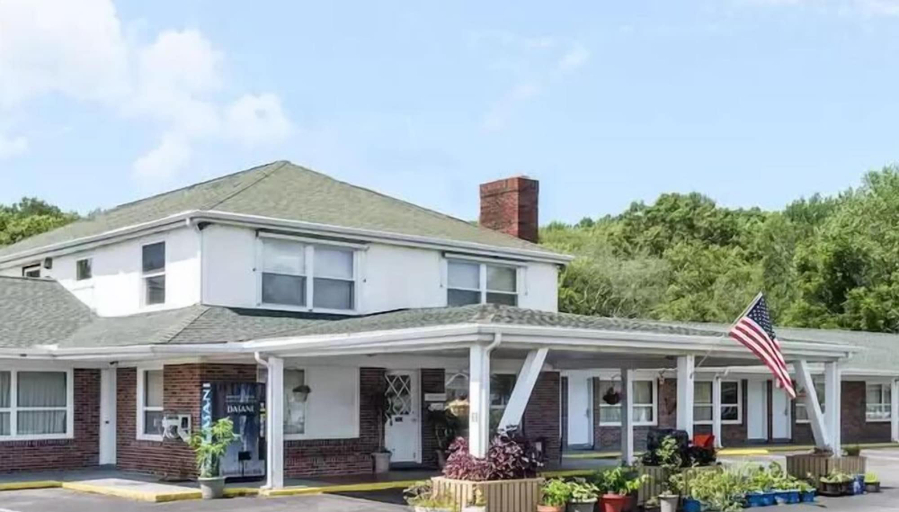 Exterior & Views 2, Elite Inn, Windham