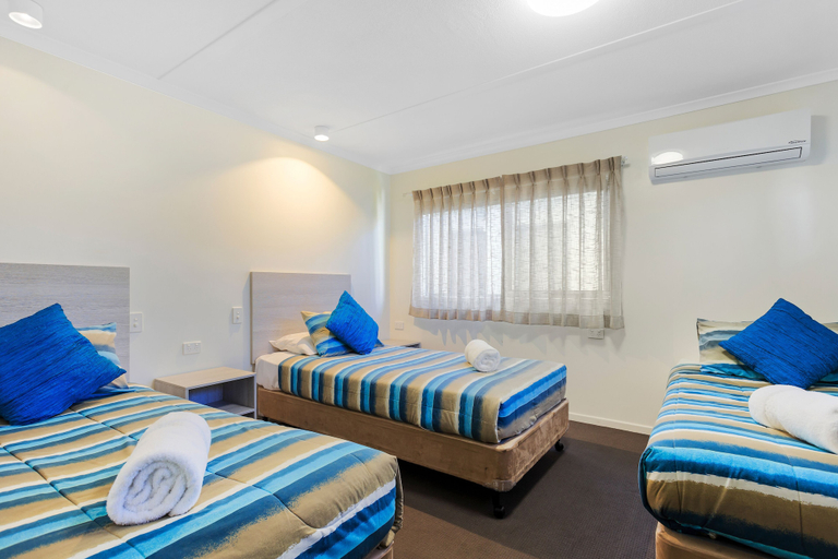 Bedroom 4, Top Spot Motel, Maroochy - Maroochydore