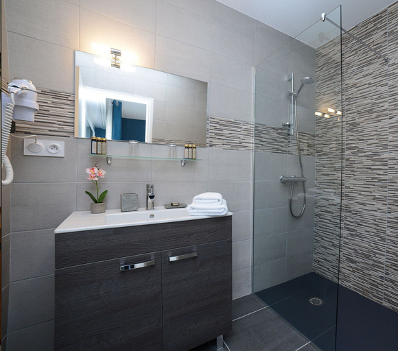 Bathroom 5, Hôtel Restaurant Novalaise Plage, Savoie