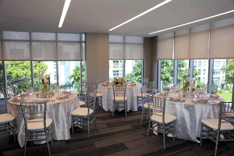 Food & Drinks 5, Residence Inn by Marriott Miami Sunny Isles Beach, Miami-Dade