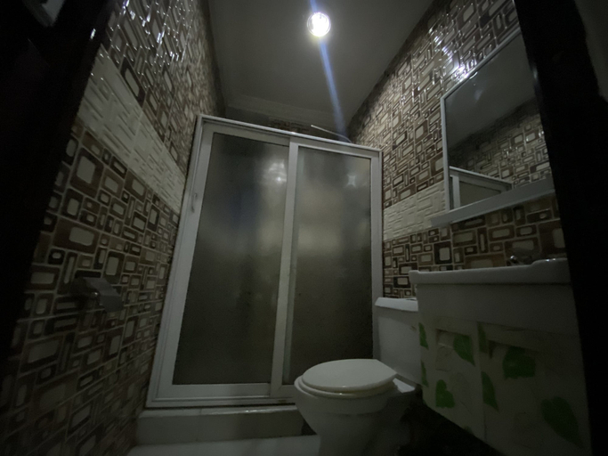 Bathroom 3, Villa Palazzo Hotel and Apartments, Kosofe