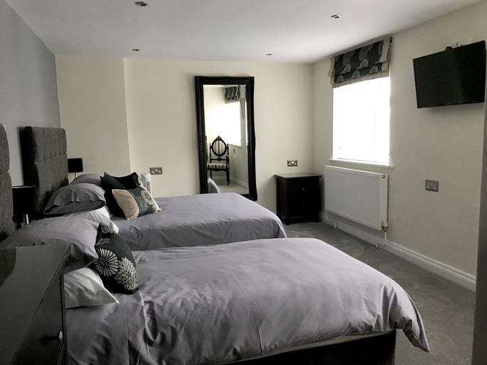 Bedroom 2, St Bernards Guesthouse, Cornwall