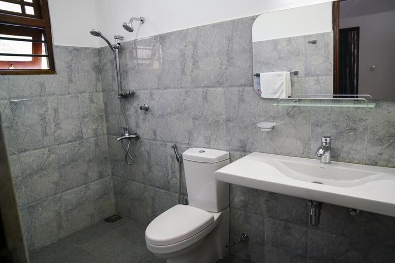 Bathroom 5, Turtle Paradise, Tangalle
