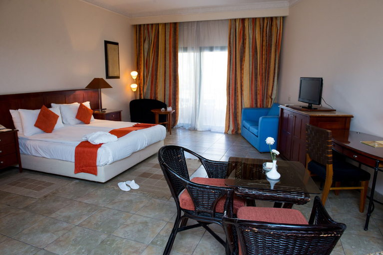 Bedroom 3, Swiss Inn Plaza, Unorganized in Al Jizah