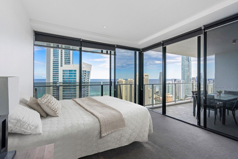 Others 5, Circle on Cavill - Coastal Letting, Gold Coast