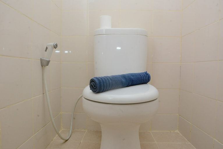 Bathroom 5, Alluring Studio at Lagoon Apartment near Bekasi Town Square, Bekasi