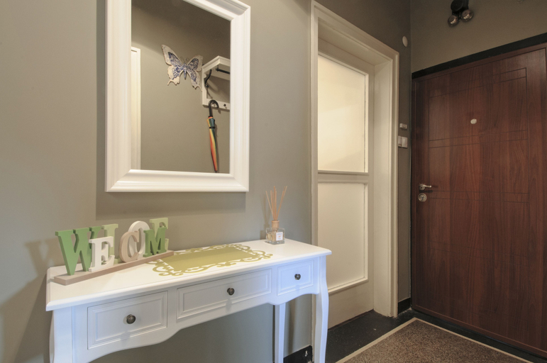 Bathroom 2, 3 BDR Top Center Artistic Apartment - 115 m2, Stolichna