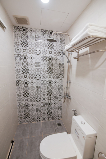 Bathroom 4, The View Hotel, Cam Lâm