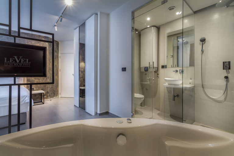 Bathroom 3, Level Luxury Suites, Belgrade