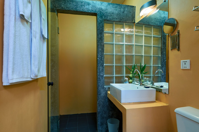 Bathroom 4, Blue Lime, Phnom Penh