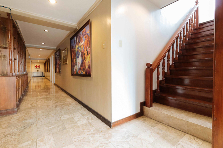 RedDoorz Premium near Greenbelt Makati, Makati City