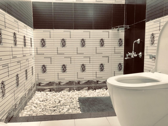 Bathroom, Saro Lake County, Kottayam