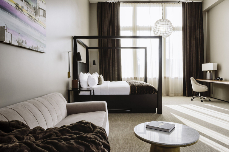 Bedroom 4, Hotel Covington Cincinnati Riverfront, Kenton