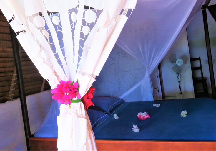 Bedroom 4, Le Grand Bleu, Diana