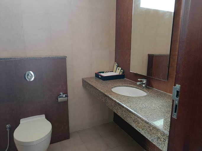 Bathroom 4, Spree Resort at Century Wintersun, Bangalore Rural