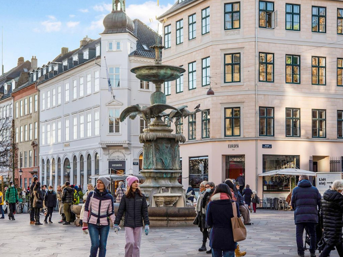 Others 5, Fantastic Four-bedroom Centrally Located Apartment with a Roof Terrace, Copenhagen